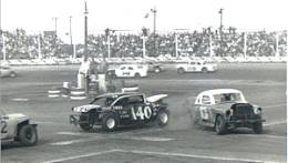 English: #140 Don Royce of Islip, NY and #33 T...